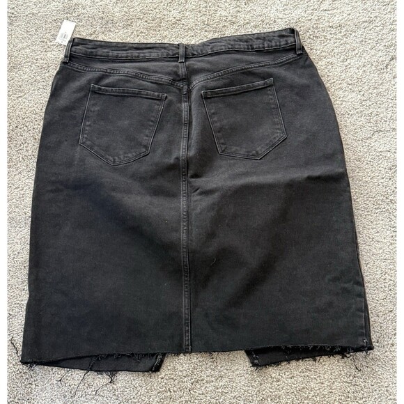 Old Navy Denim Skirt Size 22 Black Gray Denim Front Slit Women’s Size 22 NWT - Picture 8 of 8